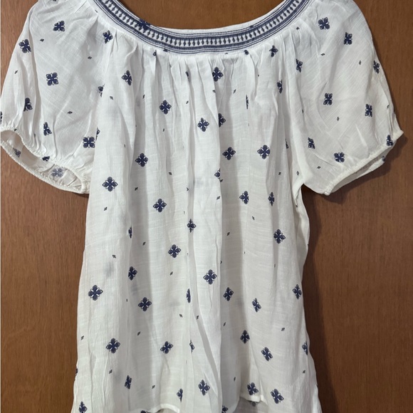 mine Tops - NWOT Mine Brand White and Blue Embroidered Women's Top, size L  never worn.